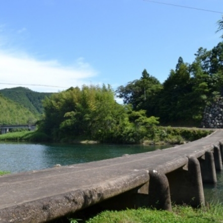四万十町一斗俵沈下橋（いっとひょうちんかばし）